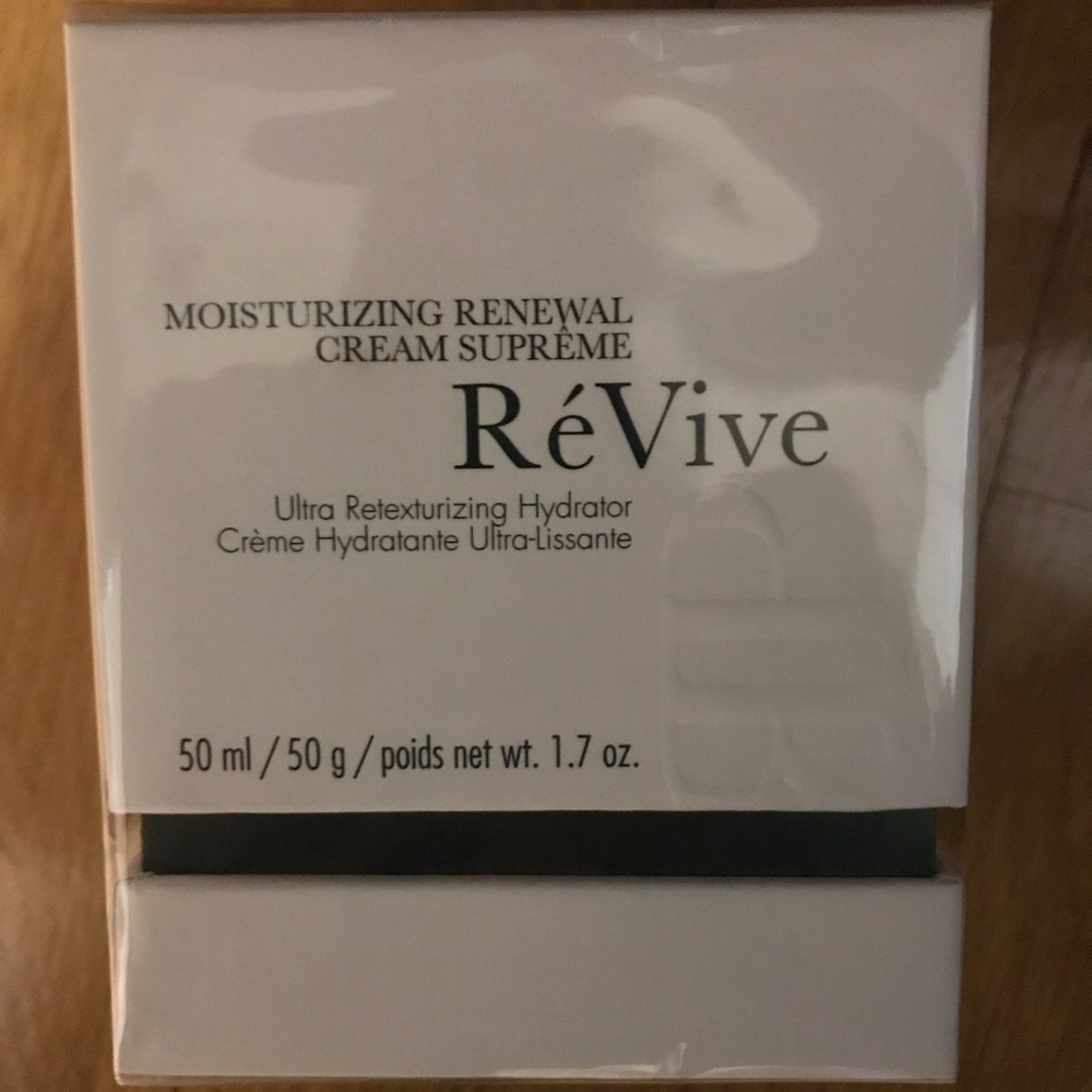 A New Revive Moisturizing Renewal Cream Supreme